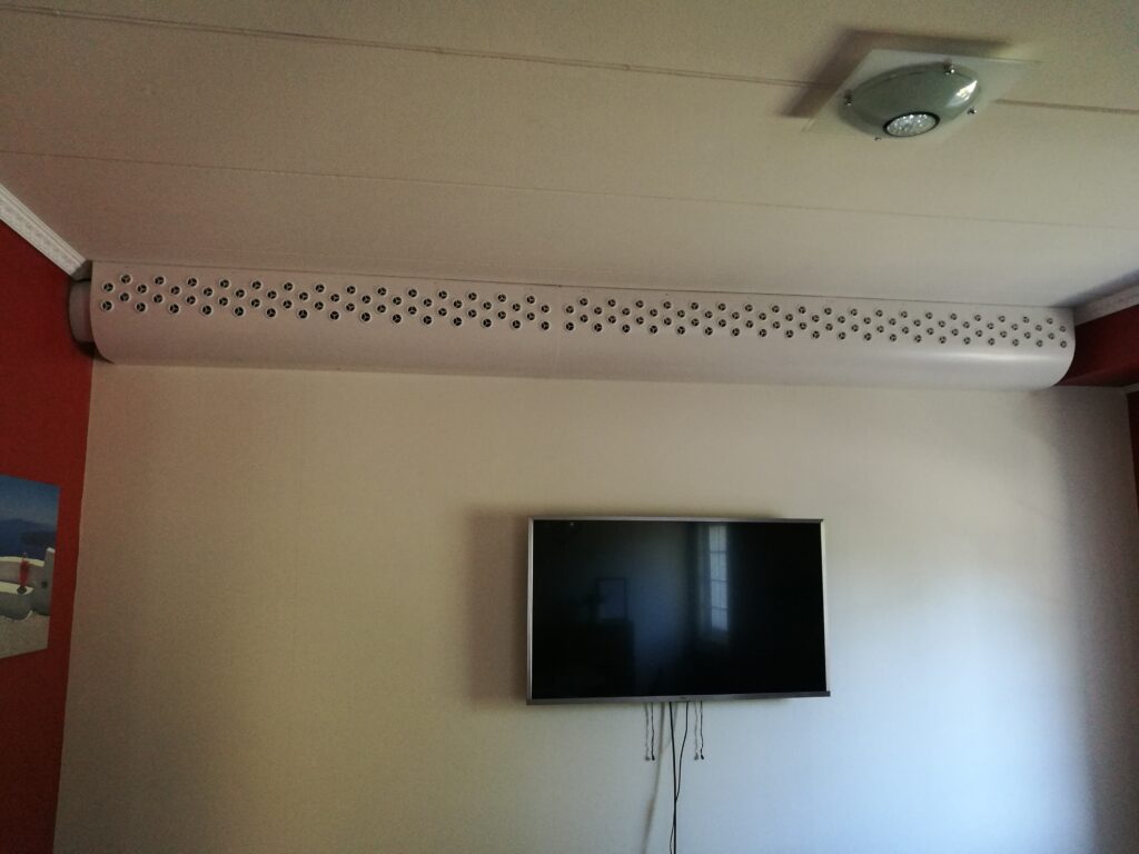 Quarter-round nozzle duct from Repus Ventilation in a conference room in Kulla.